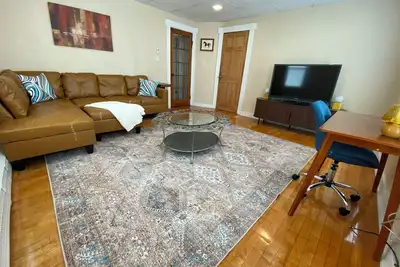 Image de Sunny and cozy Two-bedroom Apartment in the Heart of Worcester.