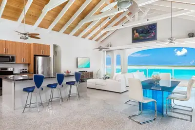 Mexican-Inspired Tropical Elegance