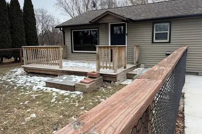 Image de Cozy Cabin 2-bed/1 bath fenced in yard steps from Wolf River.
