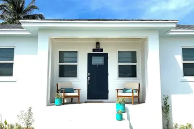 Image de New! Touché - 4 Bedroom Central Spanish Wells