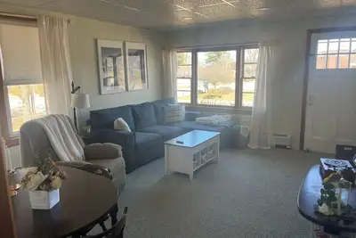 Image de Cozy 3br Lakefront House