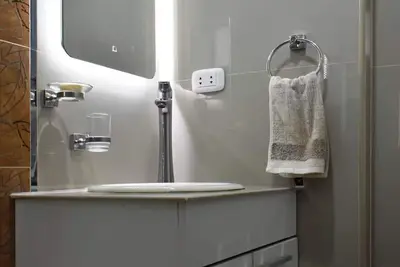 Image de Spacious 2-story house - exclusive area of Arequipa, garage and garden