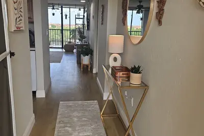 Image de Serene 2-bedroom apartment in Clearwater located on golf course views of marina