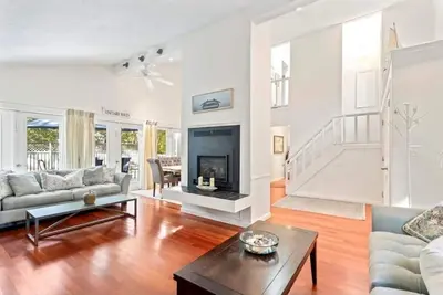 Image de Charming Vineyard Haven Retreat w/ Heated Pool, Walk to Town, & Tashmoo Beach!