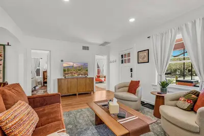Image de Charming Blenman-Elm Retreat Near U of A