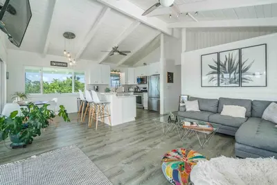 Image de Akaka Falls 6br Ocean‑View Retreat with Hot Tub