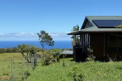 Image de 100 Acre Off Grid Waterfall Ranch Home