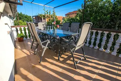 Image de Appartement d'une chambre avec la terrasse et la vue sur le mer Seline, Paklenica (A-25357-b)
