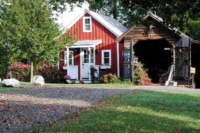 Image de One-Bedroom, One-Bathroom Cottage Rental on a 250-Acre Cattle Farm near Appalachian Trail