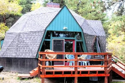 Image de Cozy Dome-Shaped Camping Cabin in the San Isabel National Forest, Colorado