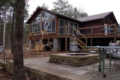 Image de Lakefront Cabin Getaway with Firepit near Ozark National Forest in Scranton, Arkansas