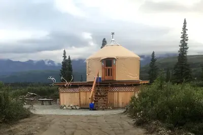 Image de Glamping Yurt Rental near Denali Park for a Vacation in Alaska