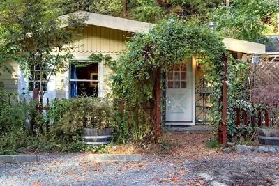 Image de Secluded and Modern Cottage with a Fire Pit in Cazadero, California