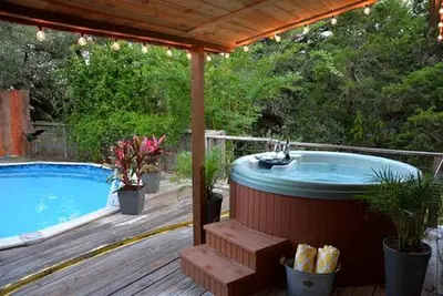 Image de Charming Pet-Friendly Vacation Rental with a Private Pool in Hays County, Texas