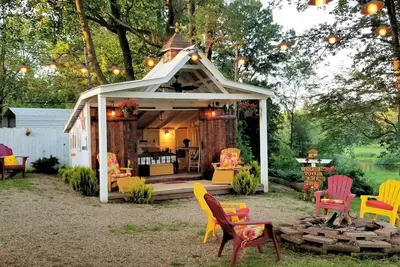 Image de Unique Repurposed Barn near Niles for Glamping in Michigan