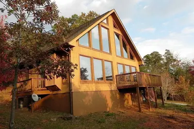 Image de Well-Equipped Cabin Great for Families in Helen, Georgia