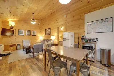 Image de 2 Units w/ Decks & Fire Pit: Cosby Getaway