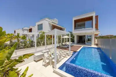 Image de slice of paradise, a luxurious haven nestled in the most idyllic corners of the Mediterranean