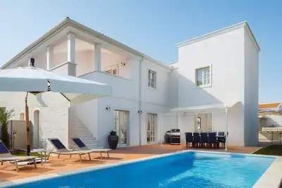Image de Tremendous 4-bedroom villa Celeste by Casa del Sole with pool in Vabriga