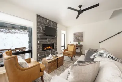 Image de Base Camp Townhome #106 Slopeside 3 bedroom townhome, views, private balcony