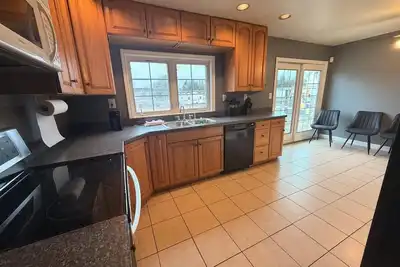 Image de Get Away Casino is a Cozy 2-bedroom house in enchanting Bensalem with Ac.