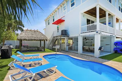Image de Fisherman's Retreat 3 Kings & Bunkbed 34' dock, pool, tiki, bikes, paddle boards