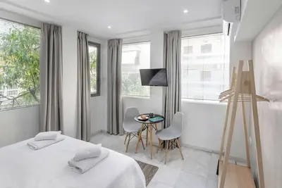 Image de Bes 4 - Bright Modern New Studio by Ghh