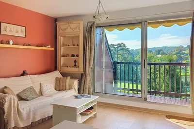 Image de Appartement avec balcon vue golf plein sud