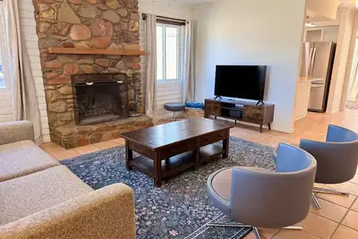 Image de Family & Pet friendly Patagonia home + Volleyball Court & Firepit