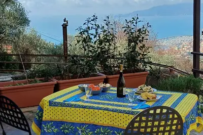 Image de A large terrace overlooking the sea in the quiet of olive trees for families