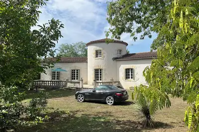 Image de Charming 3-bedroom building with Ac in lovely Condom