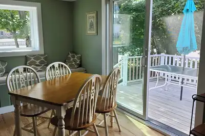 Image de Gorgeous 4-bedroom house in Harrison. Walking distance to 2 public beaches,