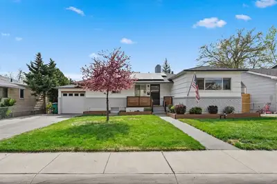 Image de Newly Renovated Reno Oasis: Cozy Fireplace & 2br