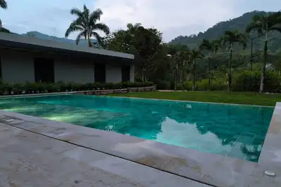 Image de Large Farm via Villeta in Closed Condominium