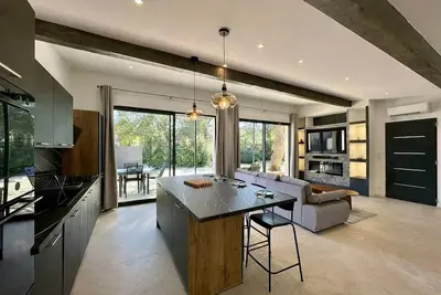 Image de L'Eden-Joli T2 avec terrasse proche Aix-Eguilles