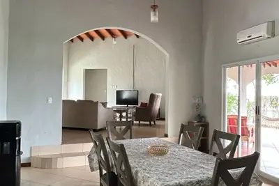 Image de Spacious house in a private condominium with view and access to Acaray Lake.