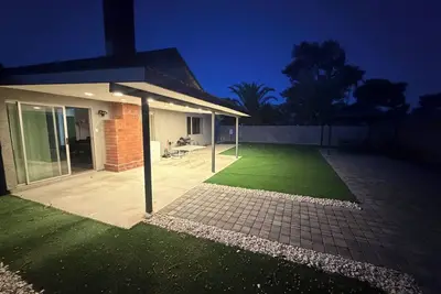 Image de 4br Retreat 15 from the Strip 5 Beds Fully Furnished Perfect for extended Stays