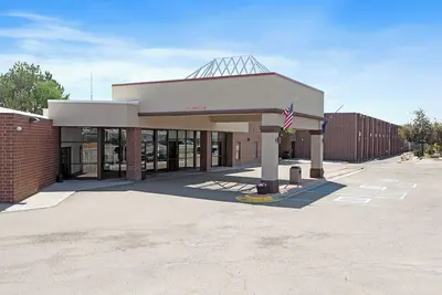 Image de Butte Mt–2Queen Suites Near Casinos, w/Pool&Lounge