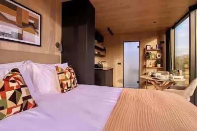 Image de Luxury Mirror Cabin with Hot Tub & Sauna