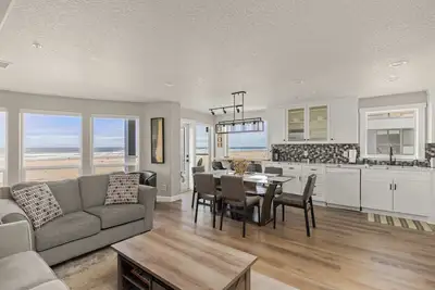 Promenade 403 - Oceanfront Oasis - Magical Views