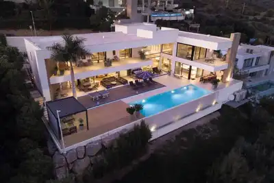 Villa Rabella - 5br Luxury Amenities Seaviews