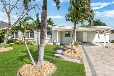 Image de Beachside 3br w/ New Hot Tub & Huge Backyard