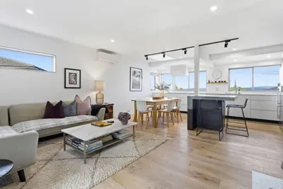 Image de St Johns Sanctuary with Office and Outdoor Bath