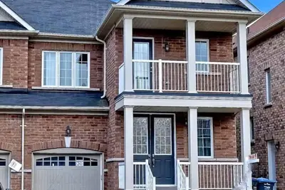 Image de 4br Family house ~ Backyard ~ Balcony~Board Games