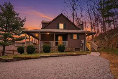 Image de Firepit, Hot Tub, Game Room, Views, Pet Friendly