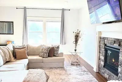 Image de 10 minutes from Fifa Stadium - 3 bedrooms, 8 guests!