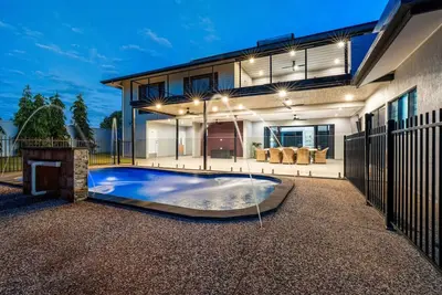 Image de Zen Monarch: Family Luxury Retreat ~ Pool ~ Bbq