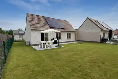 Image de 2 belles maisons de vacances sur un domaine