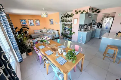 Image de 4 Bedroom Top-Floor Appartment with Mountain Views