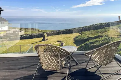 Image de 4 chambres à coucher à Trearddur, near Holyhead